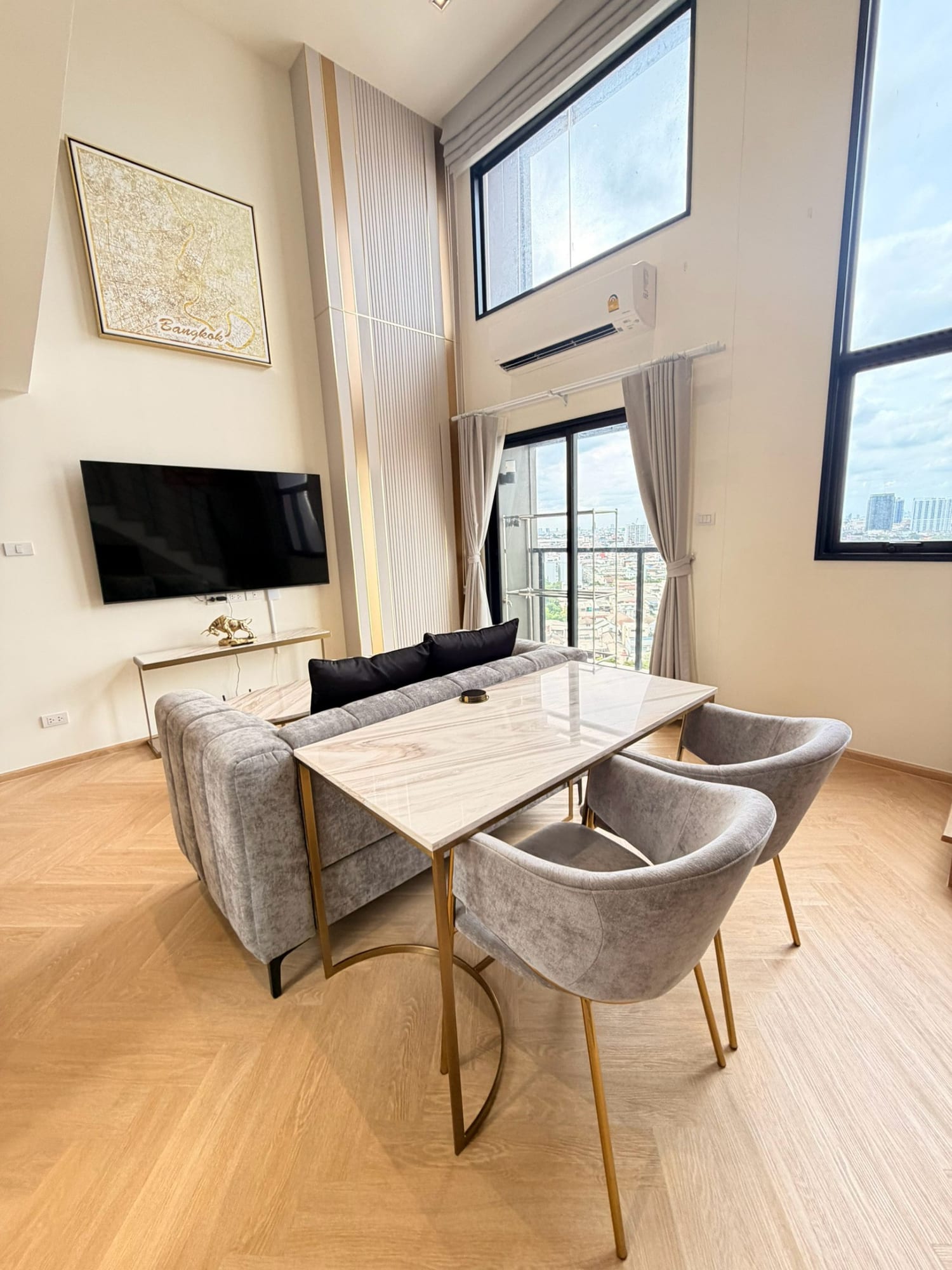 Modern 1-Bed Condo in Central Bangkok - Prime Location, Fully Furnished 7
