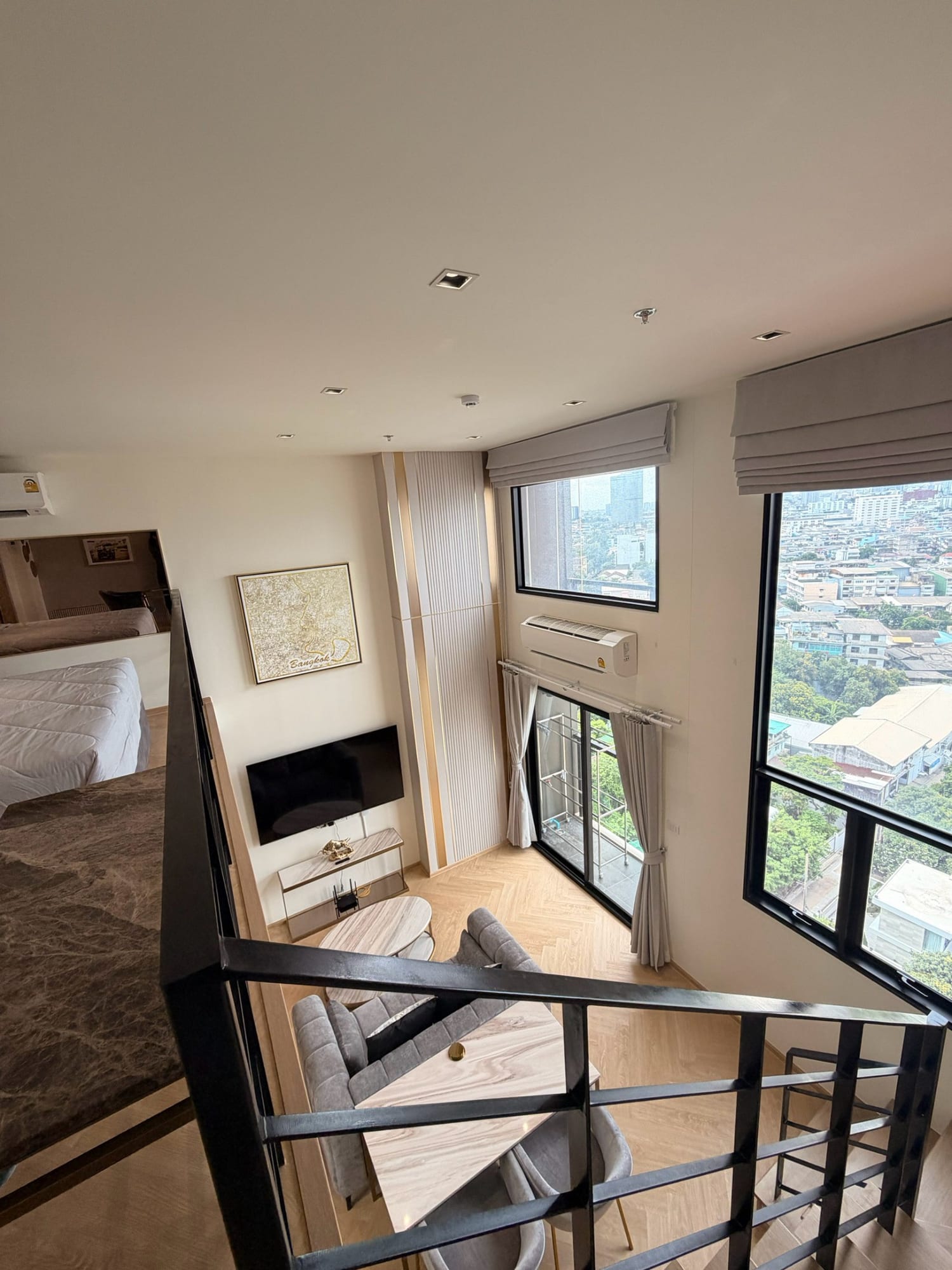Modern 1-Bed Condo in Central Bangkok - Prime Location, Fully Furnished 16