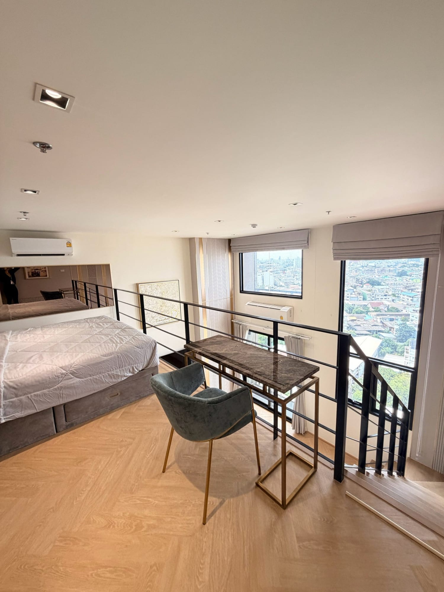 Modern 1-Bed Condo in Central Bangkok - Prime Location, Fully Furnished 17