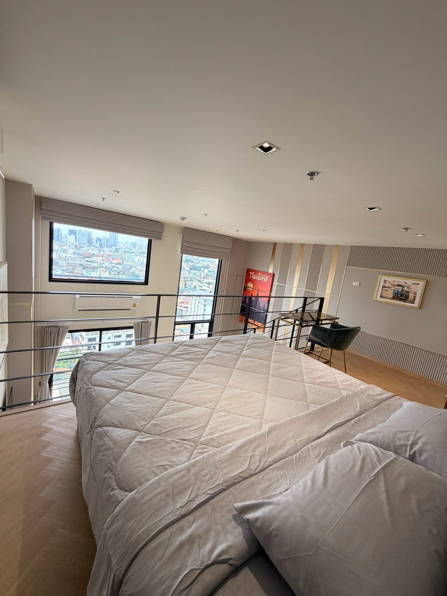 Modern 1-Bed Condo in Central Bangkok - Prime Location, Fully Furnished 19