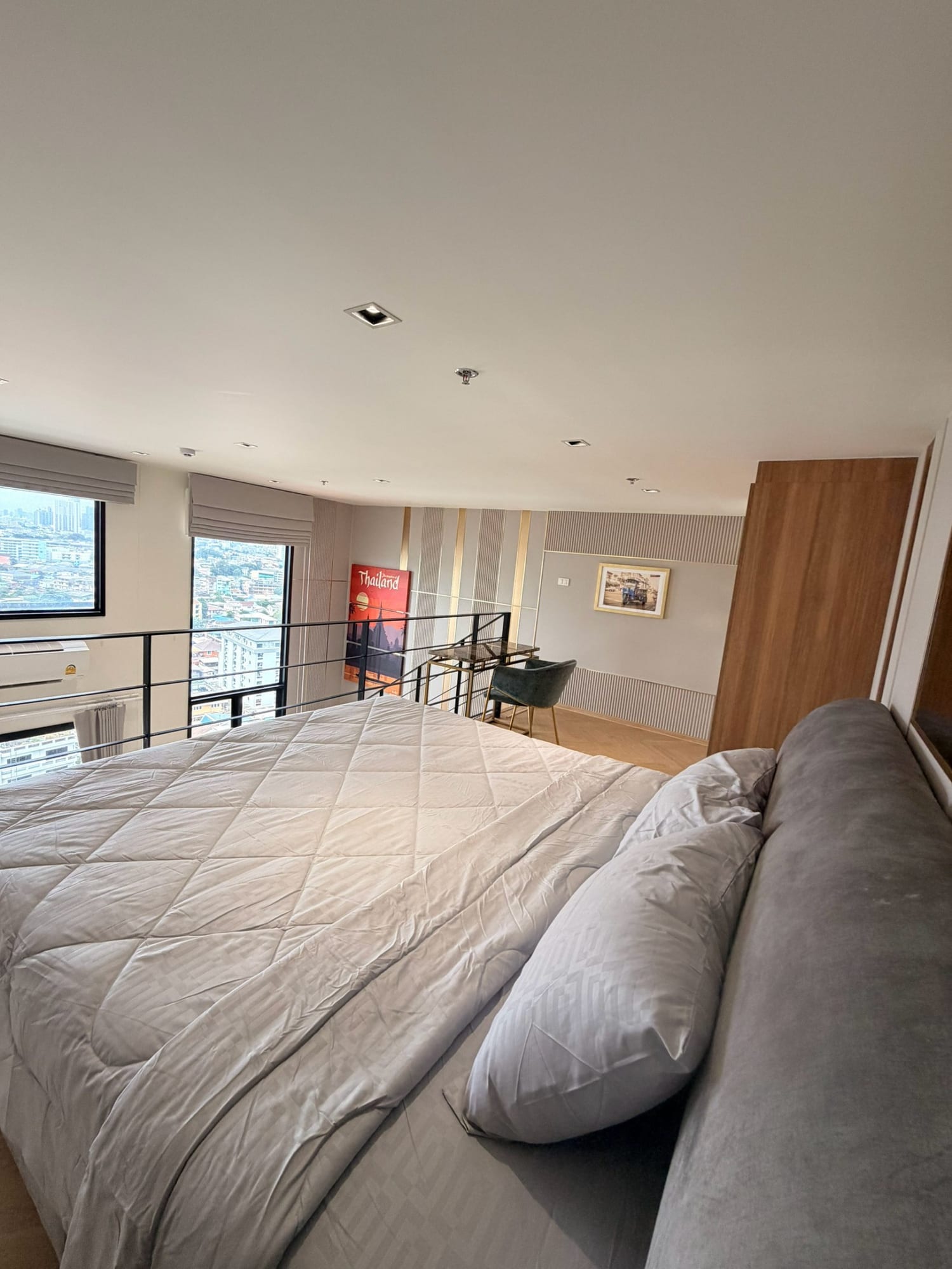 Modern 1-Bed Condo in Central Bangkok - Prime Location, Fully Furnished 20