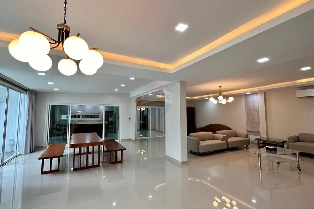 Serene Pattanakarn Pool Home — Private & Connected Rental in supreme luxury gated community 4