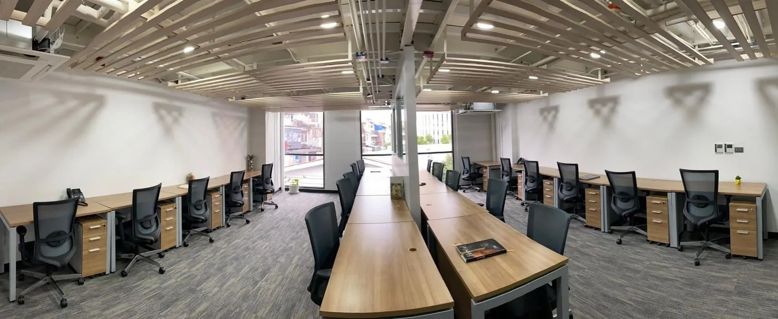 Suite 12 Summer Point 48 sqm office at The Urban Office location Phra Kanong 1 4