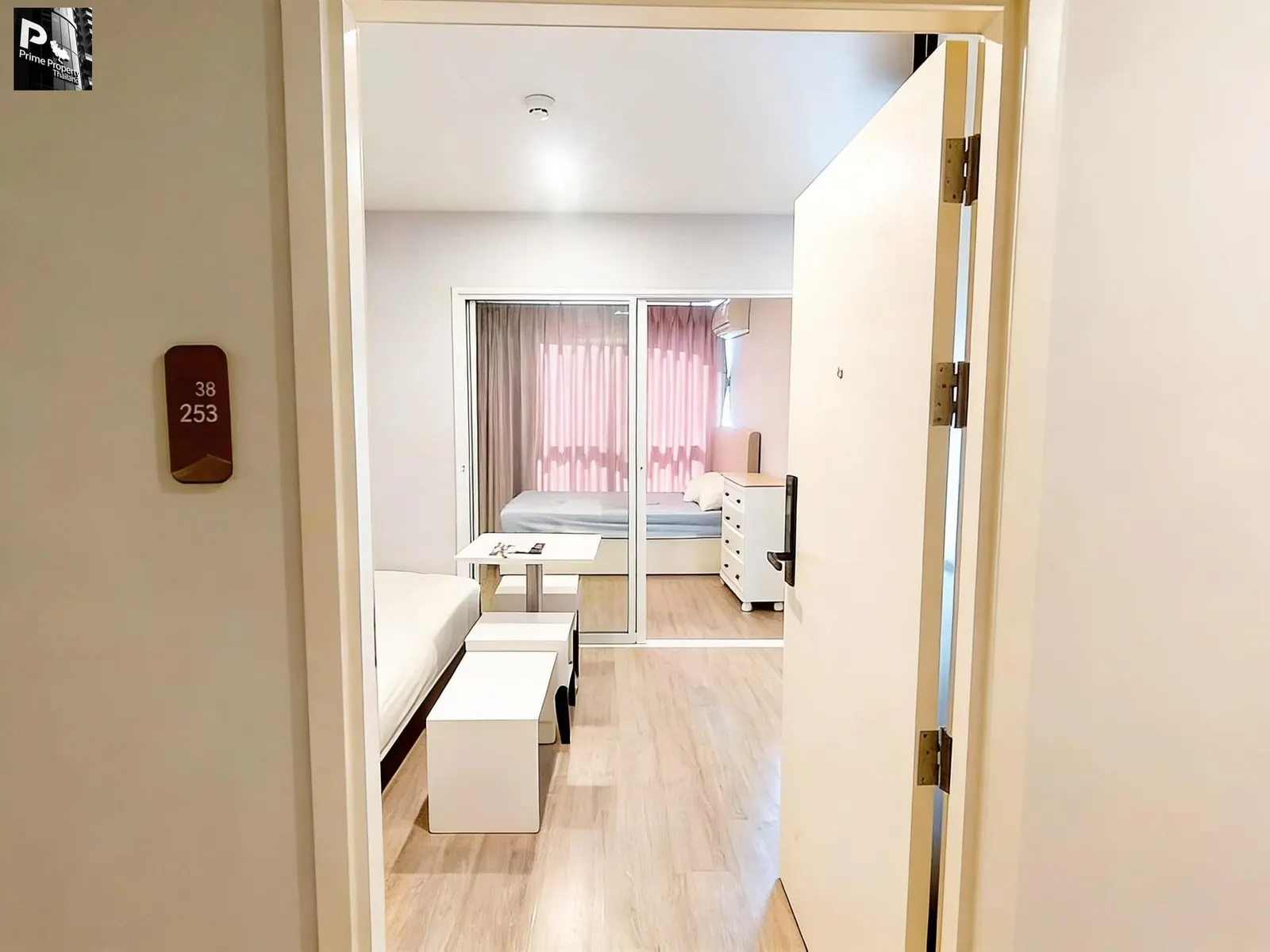 Super Modern 1+0.5 Bedroom Innovative Home: Mini Bedroom Condo at Blue Phahonyothin 35 – ฿4,300,000 12