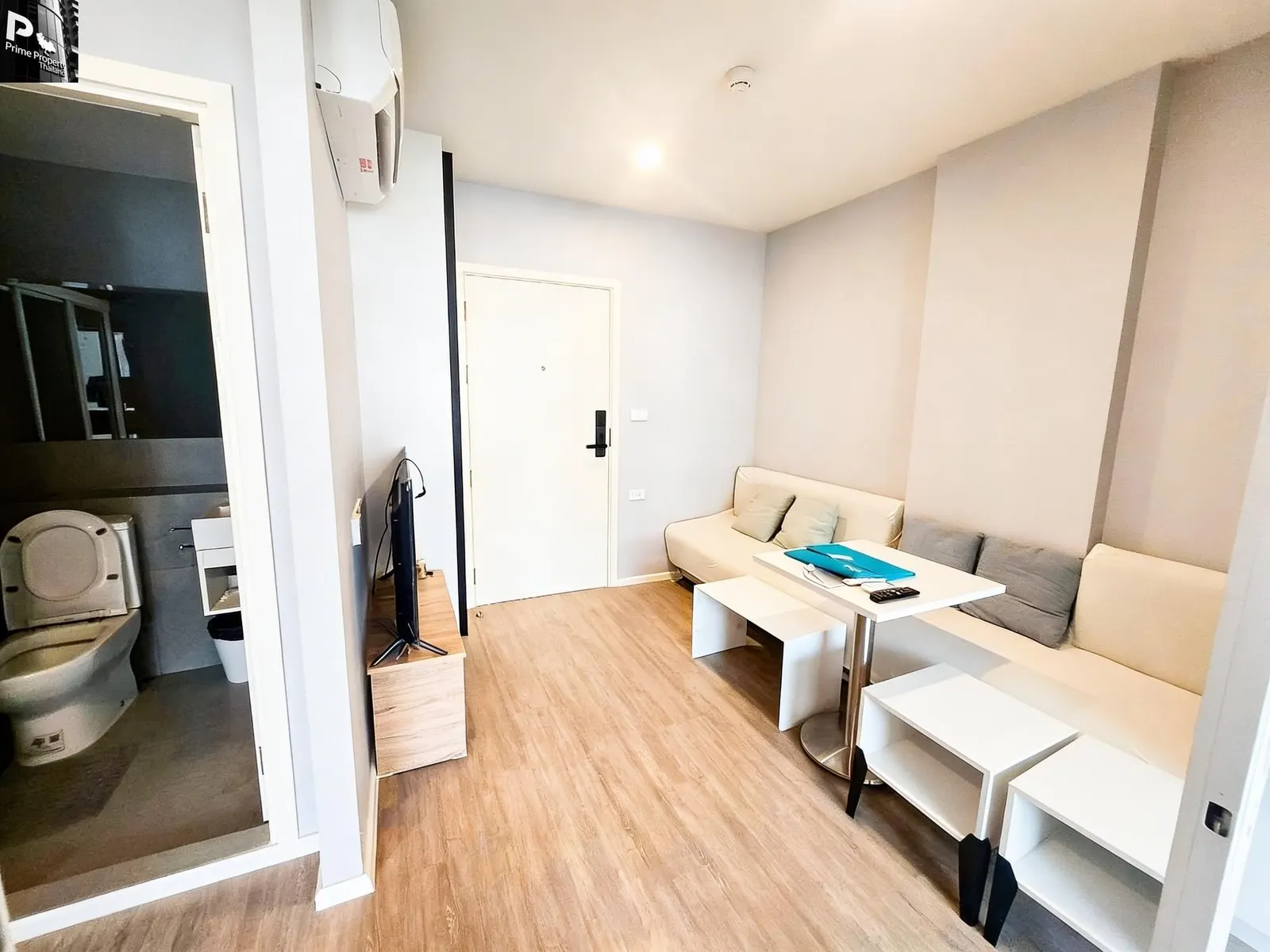 Super Modern 1+0.5 Bedroom Innovative Home: Mini Bedroom Condo at Blue Phahonyothin 35 – ฿4,300,000 13