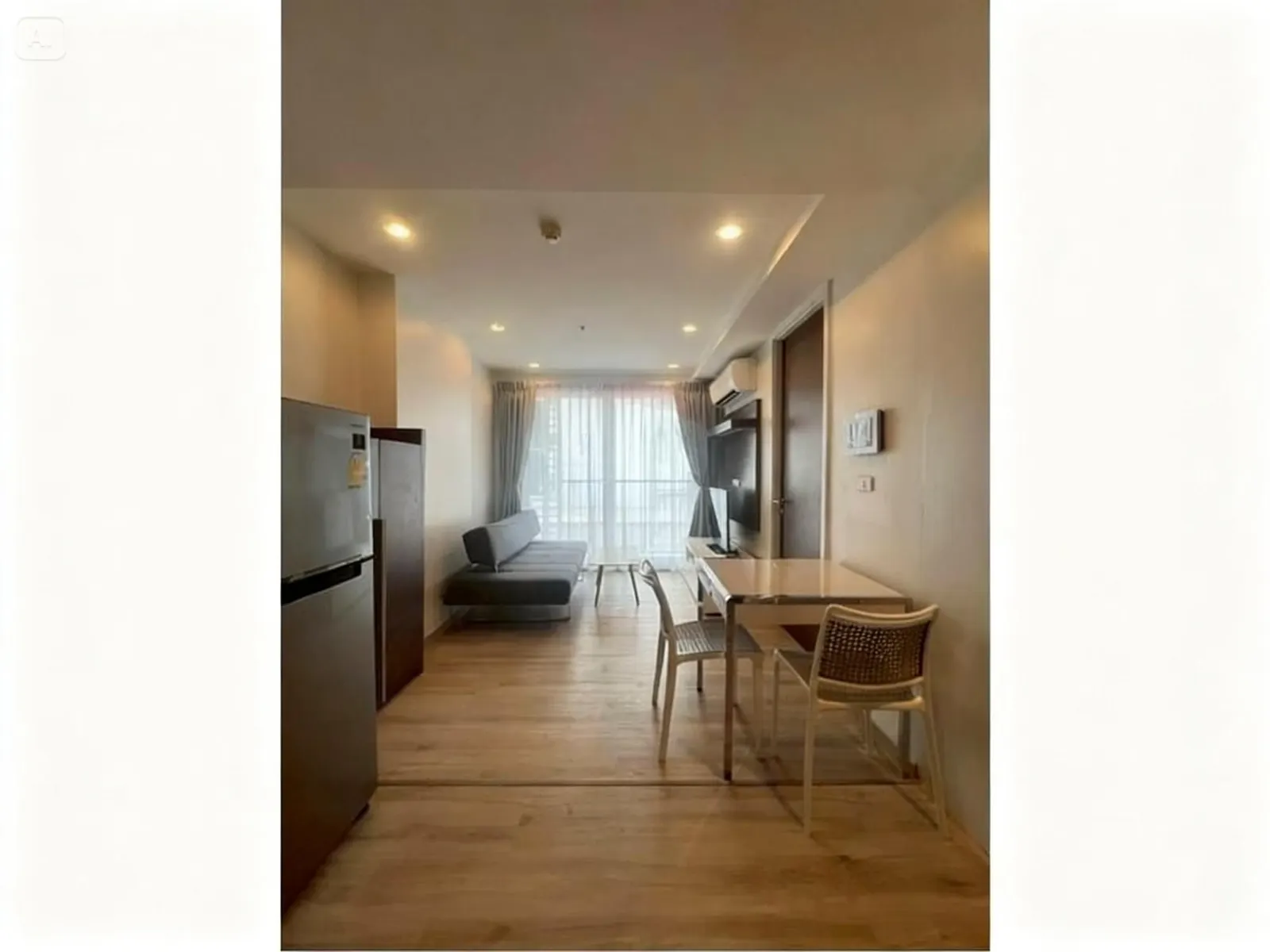 1-Bedroom Condo at 15 Sukhumvit Residences Asoke 8