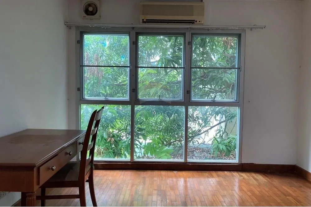 Spacious 2-Bedroom Pet-Friendly Apartment — Walk to BTS Thong Lo 6