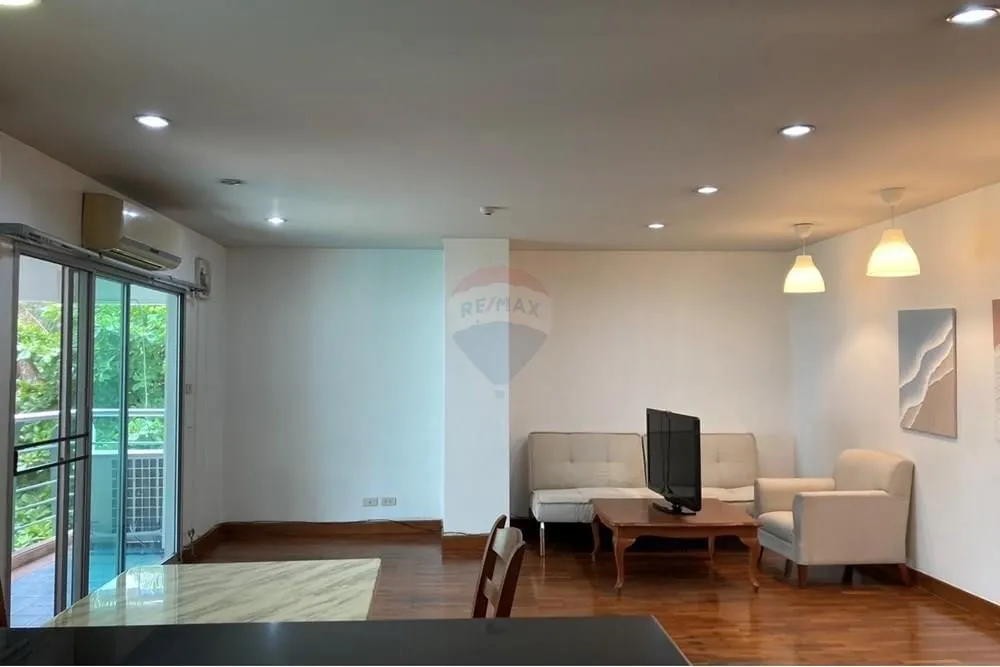 Spacious 2-Bedroom Pet-Friendly Apartment — Walk to BTS Thong Lo 2