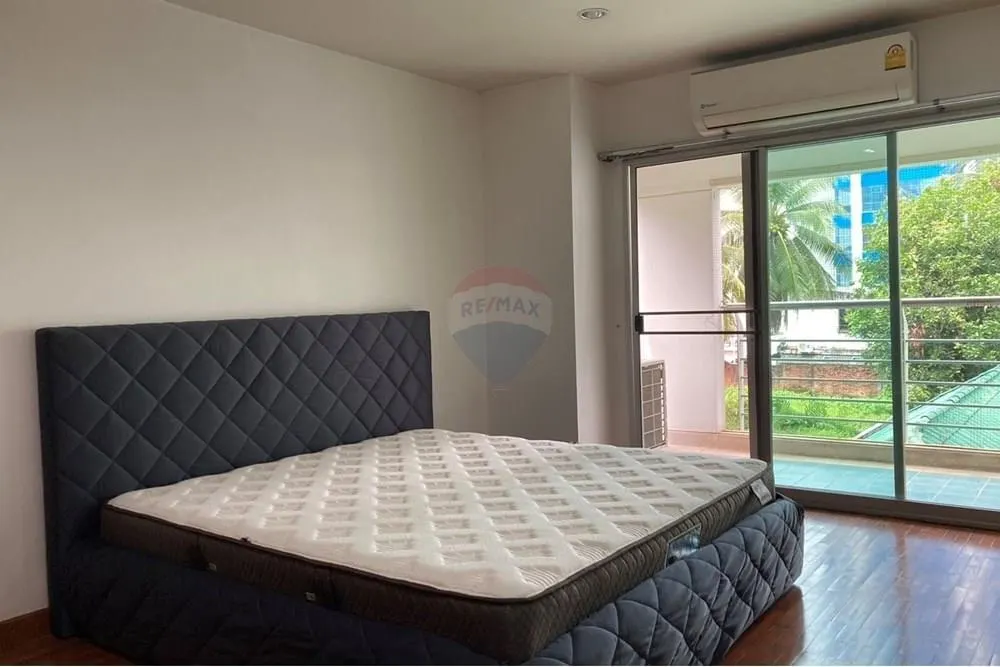 Spacious 2-Bedroom Pet-Friendly Apartment — Walk to BTS Thong Lo 5
