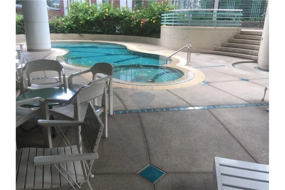 Spacious 2-Bedroom Pet-Friendly Apartment — Walk to BTS Thong Lo 8