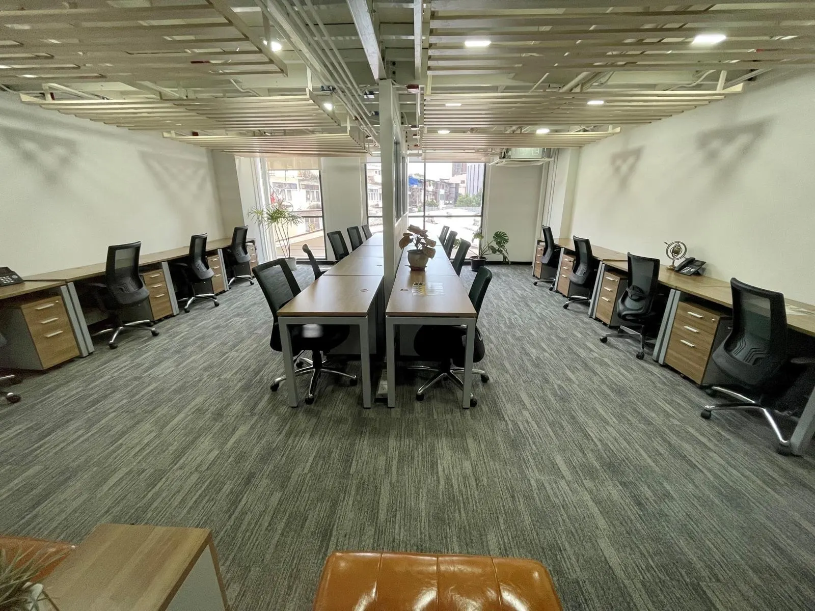 Suite 9 Summer Point 50 sqm office at The Urban Office location Phra Kanong 2