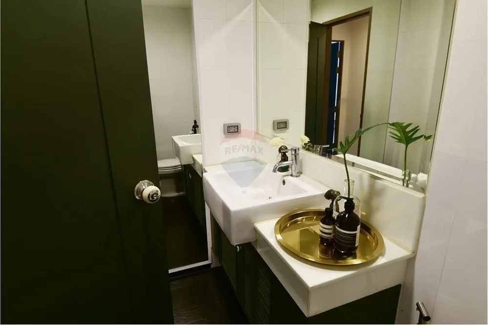 1-Bedroom Condo in the Heart of Ekkamai — Ready to Move in, Great Value! 5