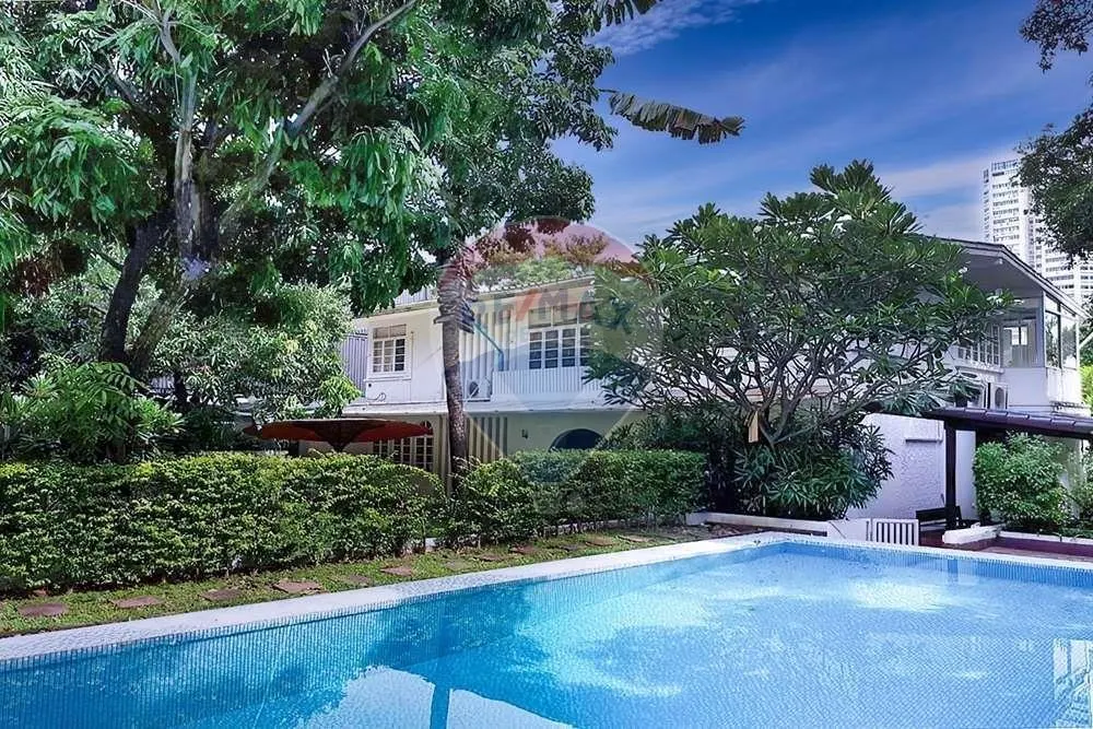 Rare Land Plot with Dual Villas in Ekkamai Soi 63 3
