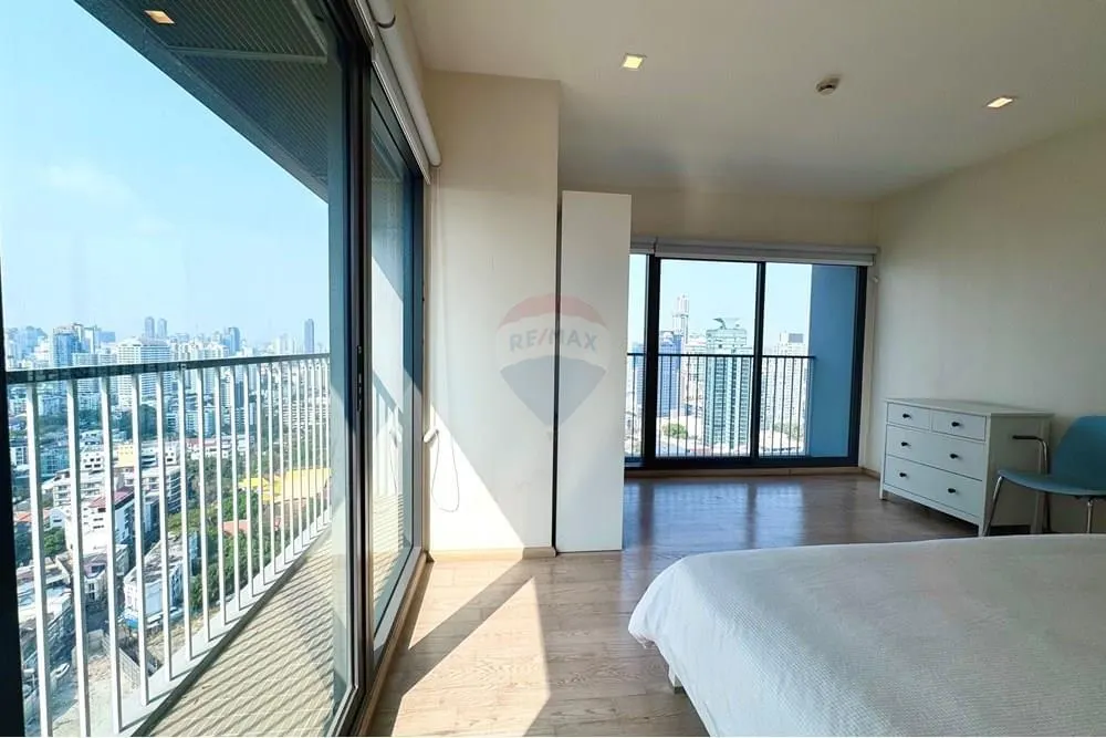 Luxury 3-Bedroom Residence — Noble Remix, BTS Thonglor 3