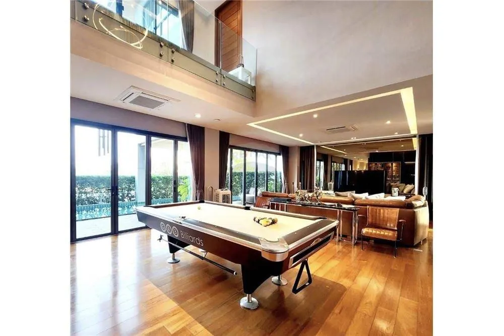 Luxury Mansion in Sukhumvit Soi 71 Phrakanong - 6 bed 5 floor 6