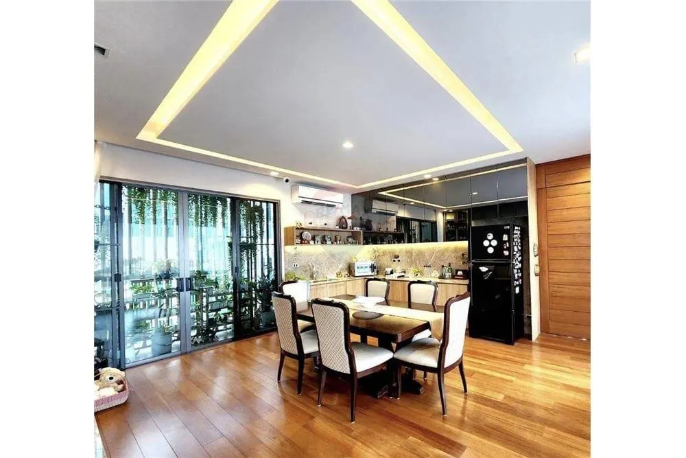 Luxury Mansion in Sukhumvit Soi 71 Phrakanong - 6 bed 5 floor 4