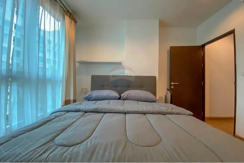 Spacious 2-Bedroom for Rent at The Address Sukhumvit 42 3