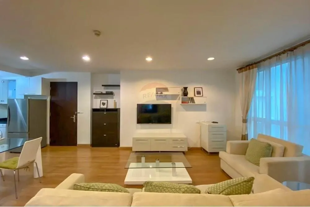 Spacious 2-Bedroom for Rent at The Address Sukhumvit 42 2