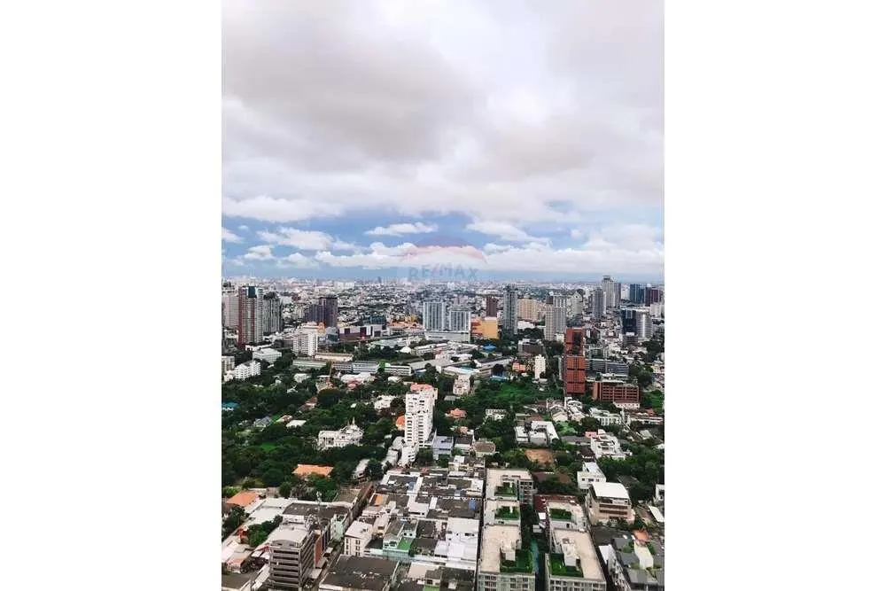 Super Cheap High-Floor 1-Bed Condo at OKA Haus Sukhumvit 36 8