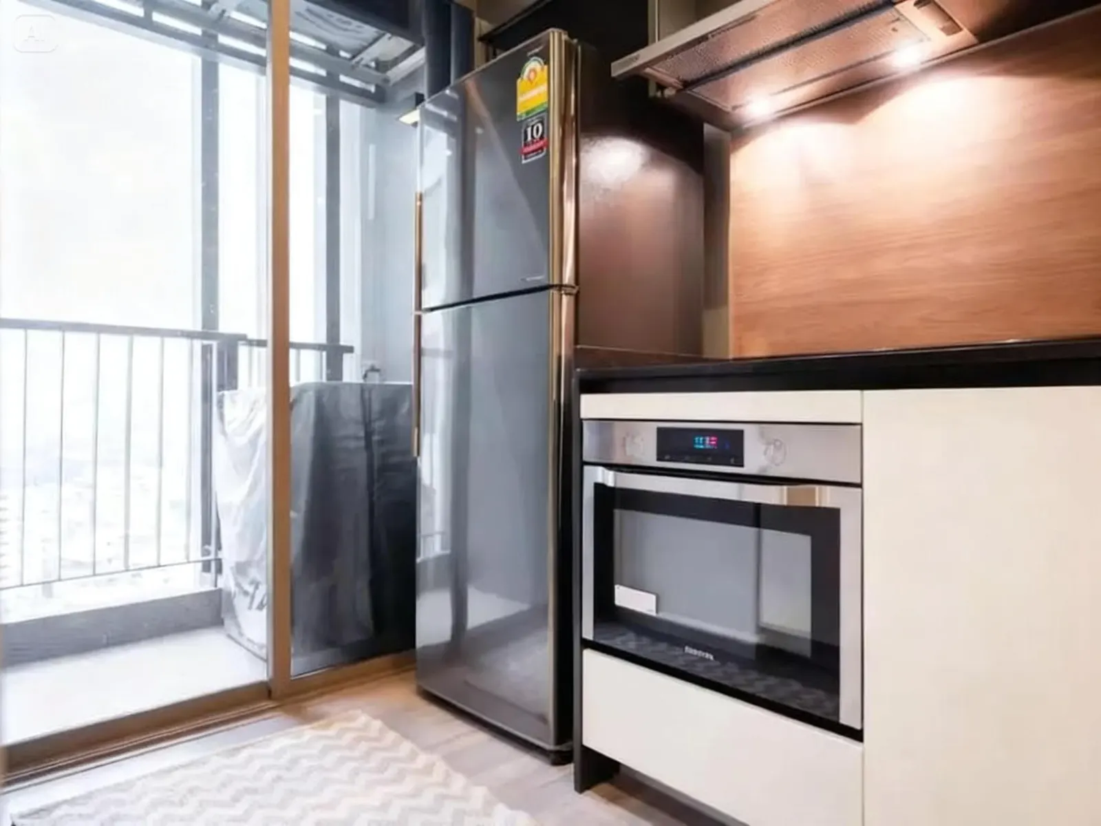 High-Floor 1-Bedroom Condo at The Room Sathorn - St. Louis 4