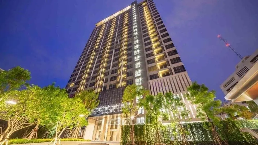 High-Floor 1-Bedroom Condo at The Room Sathorn - St. Louis 7