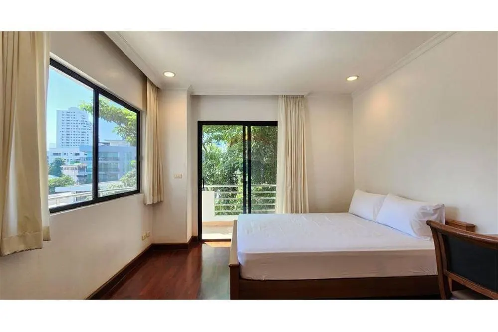 3 Bedroom 3 Bathroom Villa Style Apartment — All Room En-Suite, Heart of Thonglor 7
