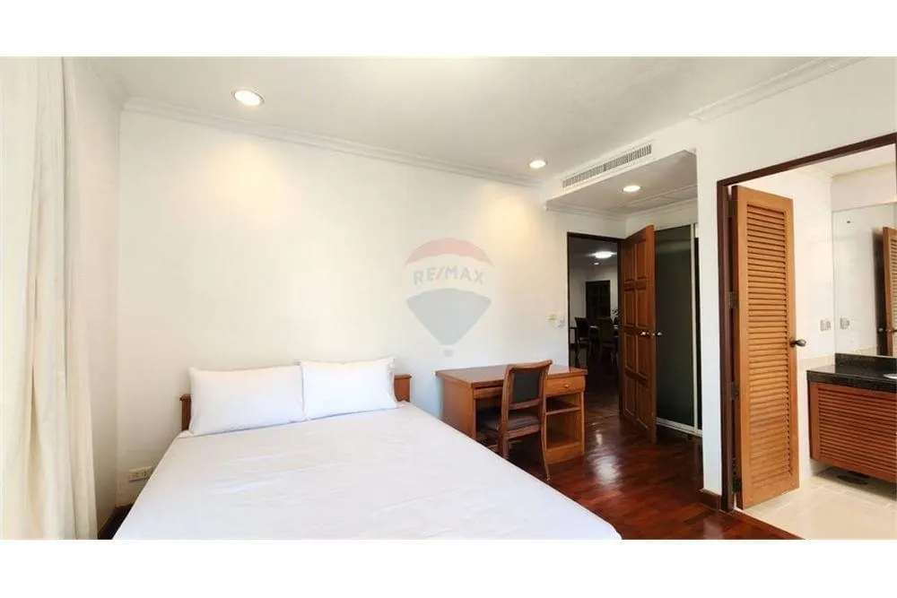 3 Bedroom 3 Bathroom Villa Style Apartment — All Room En-Suite, Heart of Thonglor 5