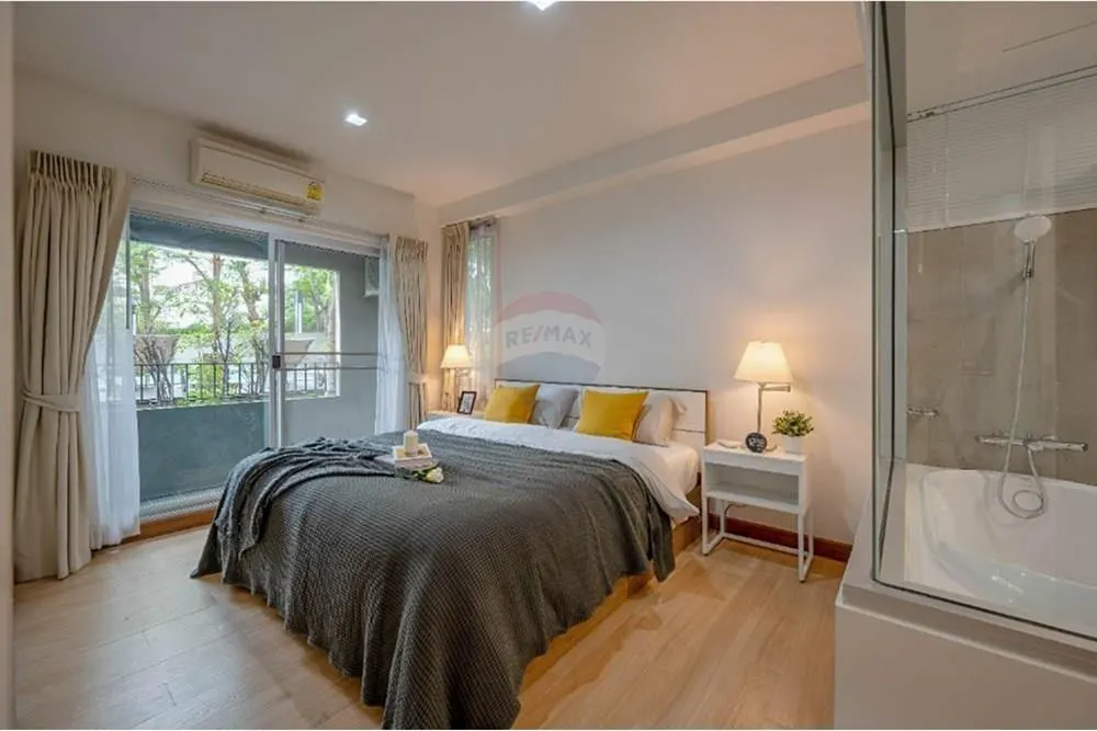 2 Bed 2 Bath 78.47 SQ.M. The Seed Musee Condo 9