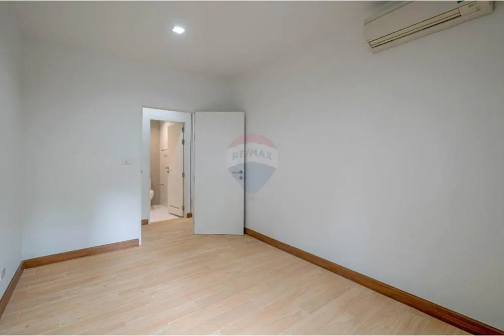 2 Bed 2 Bath 78.47 SQ.M. The Seed Musee Condo 8