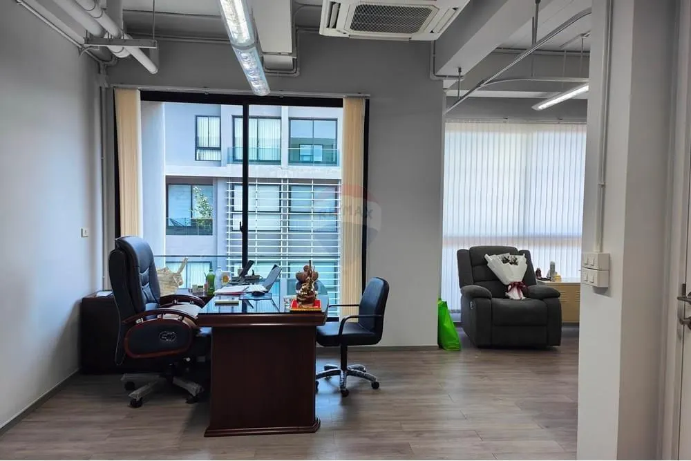 4-Storey Arco Home Office — Prime Ekkamai–Ramintra Location, Near CDC 4
