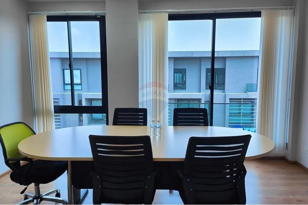 4-Storey Arco Home Office — Prime Ekkamai–Ramintra Location, Near CDC 3