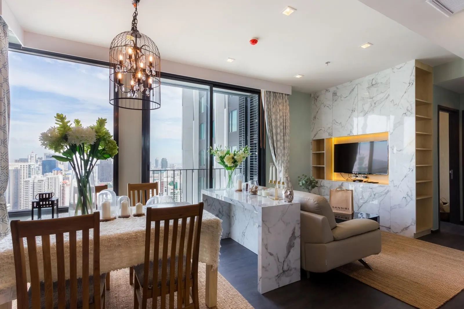 2-bed Condo for sale in Asoke — 2-bedroom condo · Asoke