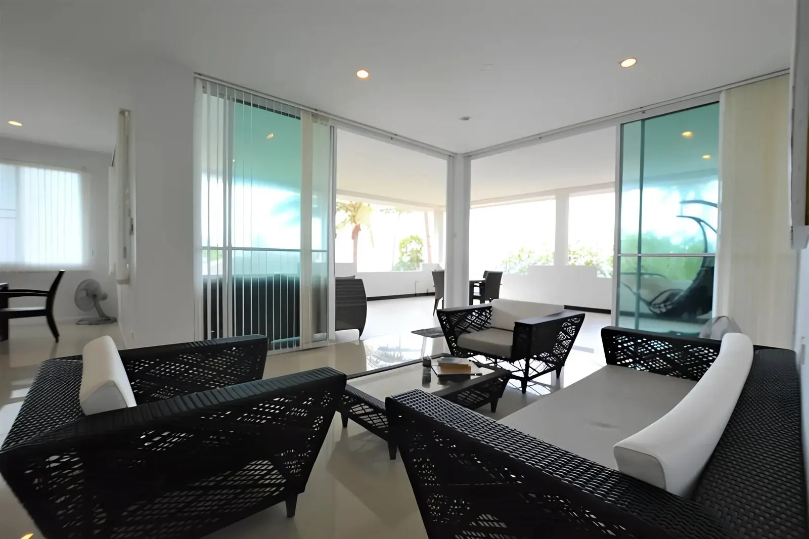Coconat Bay beachfront penthouse, Koh Lanta: 336 sqm, 5 bedrooms, private pool, 19,000,000 THB 11