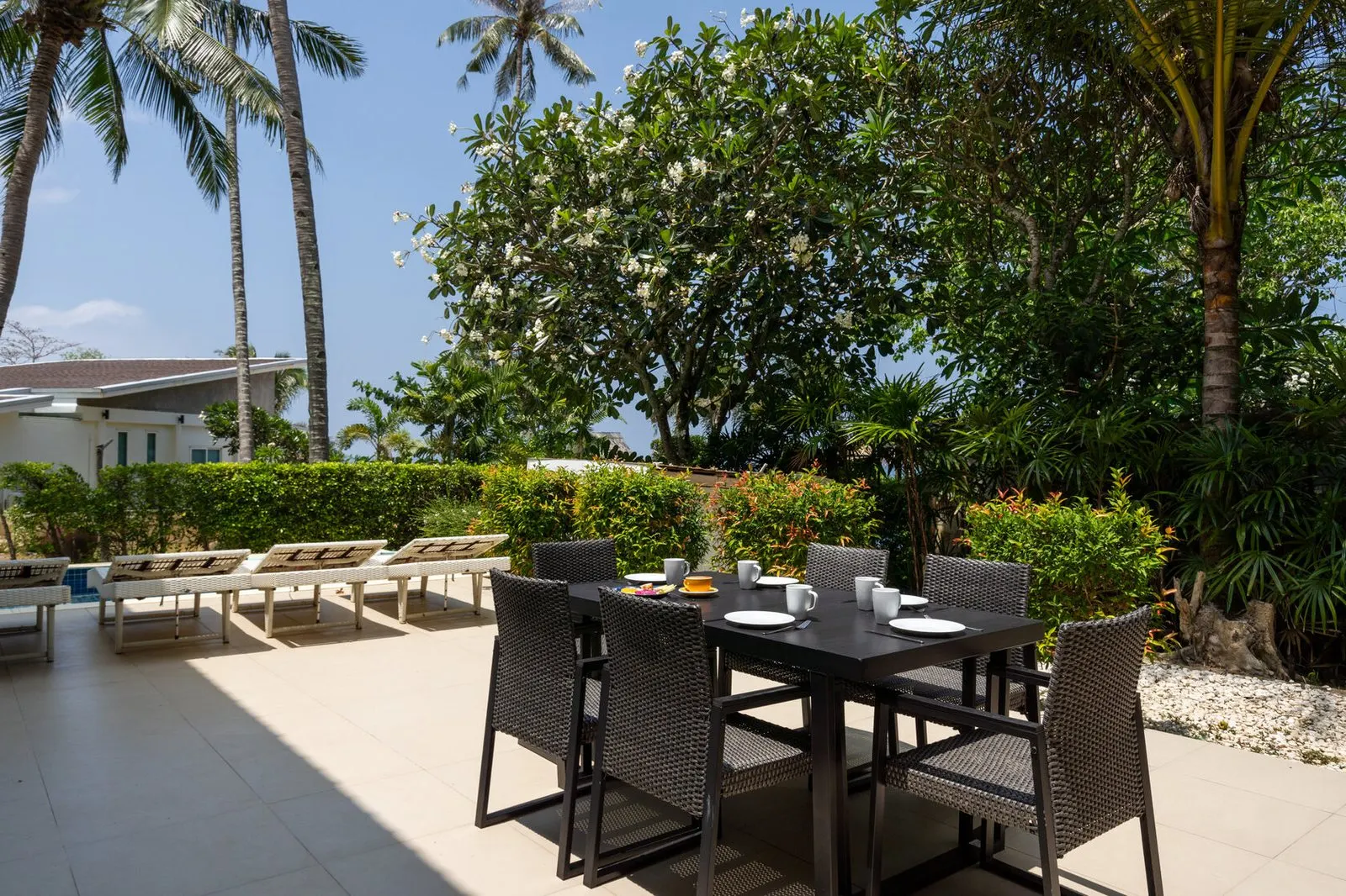 Coconat Bay beachfront penthouse, Koh Lanta: 336 sqm, 5 bedrooms, private pool, 19,000,000 THB 10