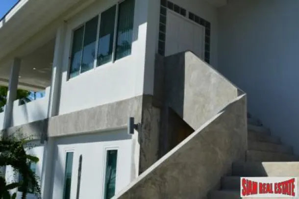 Beach Front Penthouse Apartment 3