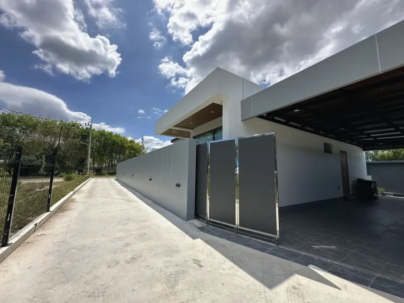 🏡 Modern 3-Bedroom 3-Bathroom Private Pool Villa for Rent in Thalang 4