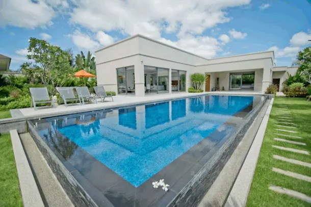 4 Bedrooms 4 Bathrooms Large Modern House In An Up-Market Location - East Pattaya 4