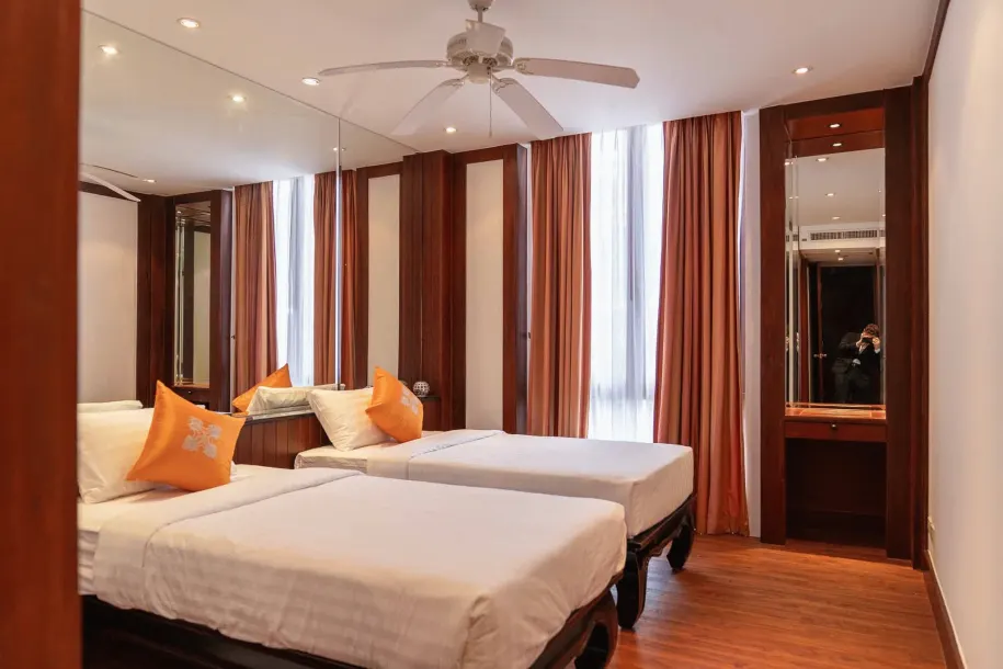 Royal Phuket Marina - Elegant 3-Bedroom Marina View Apartment with Infinity Pool &amp; Premium Facilities 4