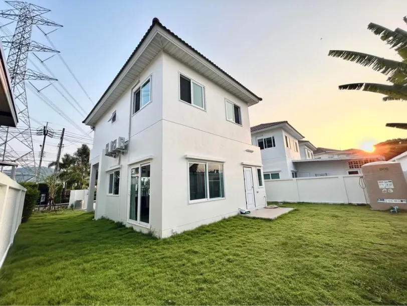 Modern style Three Bedroom house in estate a fews mins to BISP 4