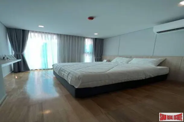 Piya Apartment Sukhumvit 15 - 145 sqm. and 3 bedrooms, 3 bathrooms 3