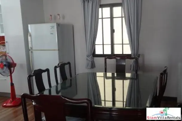 Large and Private Two Bedroom Condo in a Great Location, Chong Nonsi 3