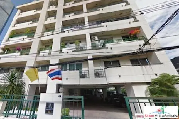 Large and Private Two Bedroom Condo in a Great Location, Chong Nonsi 4