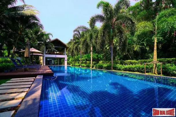 Tropical Two Bedroom Apartment in a Bang Tao Resort 4