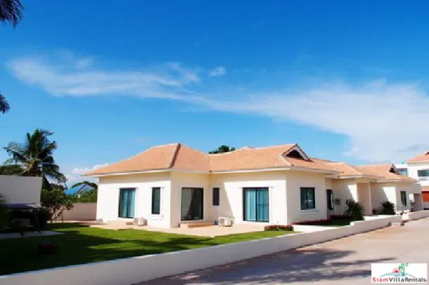 Contemporary, Luxurious 4 Bed Pool Villa at East Pattaya 2