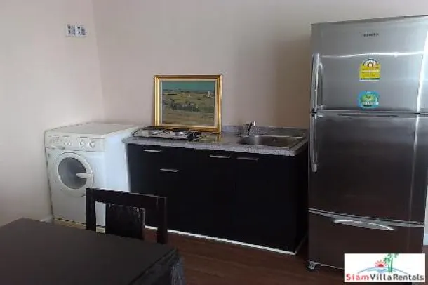 Trendy Condo - One Bedroom Condo for Rent a 5 Minute Walk To Nana BTS Station 4