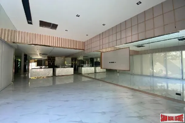 Commercial for rent in Phrom Phong — Commercial · Phrom Phong