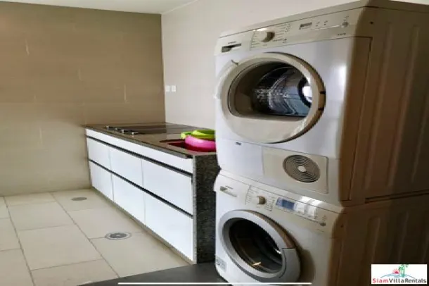 The Met Condominium - Luxury Living on the 26th Floor in this Modern Chong Nonsi Condo 4