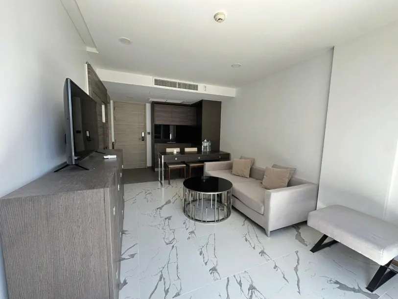 Klass Langsuan - Elegant 1-Bedroom Fully Furnished Condominium in Langsuan Bangkok 4