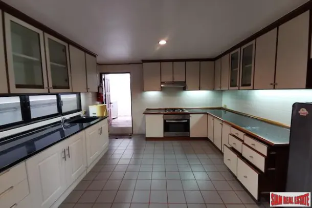 Large Three Bedroom, Two Storey House for Rent in Nana - Fantastic Location &amp; Pet Friendly 2