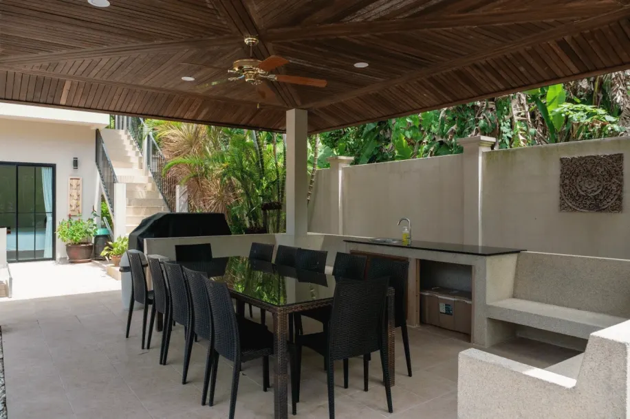 Serene 8-Bedroom Hillside Sanctuary, Just a Few Minutes' Drive to Nai Harn Beach 4